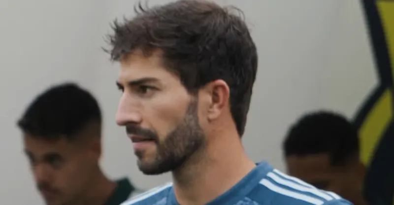 Lucas Silva renova com Cruzeiro: Contrato até 2026 e impacto no time