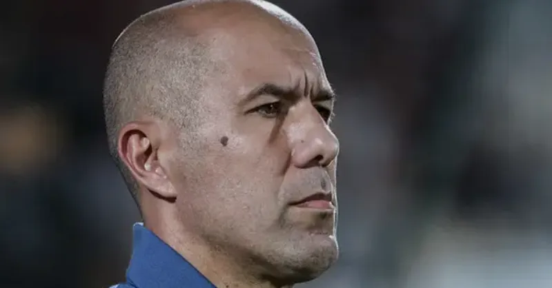 Cruzeiro: Leonardo Jardim Prepara Estratégias e Apresenta Nova Bola para o Brasileirão